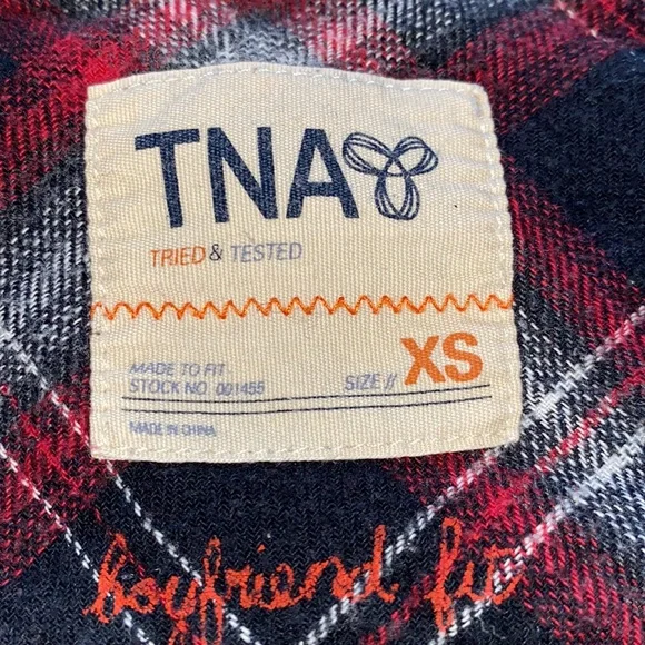 3/$30 TNA Flannel Top - Picture 5 of 6